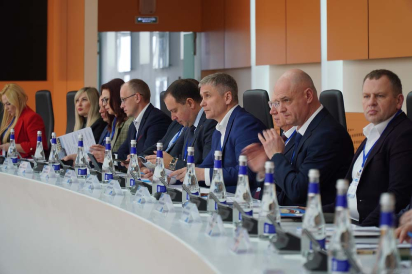 События НИУ «БелГУ» представители ниу «белгу» приняли участие в коммуникационной сессии банка россии