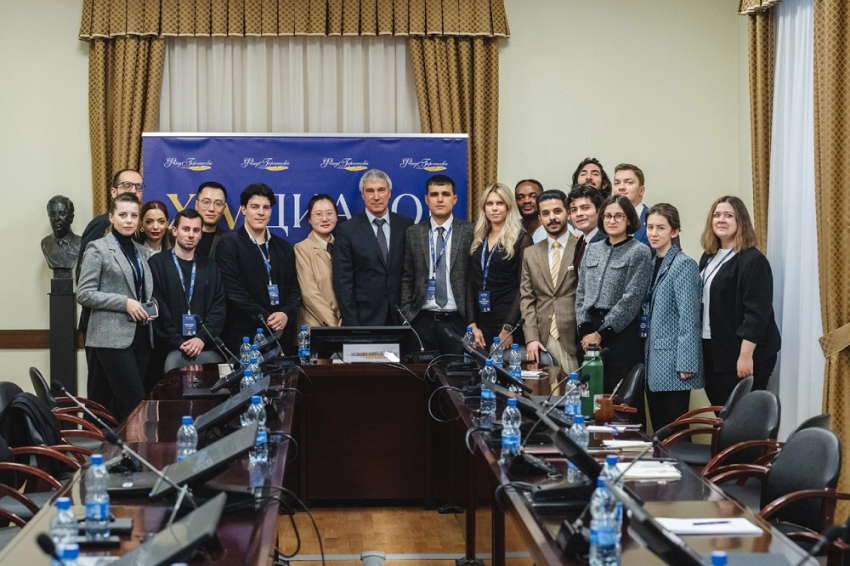 События НИУ «БелГУ» представитель ниу «белгу» приняла участие в «диалоге во имя будущего – 2024» 