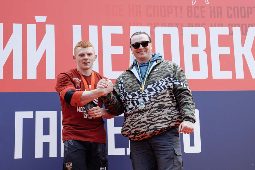 События НИУ «БелГУ» выпускник ниу «белгу» установил новый национальный рекорд в подъёме гигантской гантели